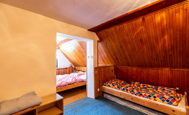 BEDES | Veľká usadlosť na samote pri lese, Valaská Belá – laz Púčkovci (7 500 m²) - fotografia 15