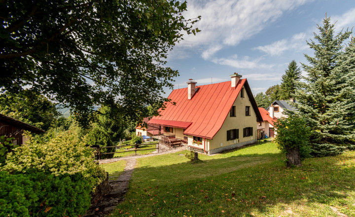 BEDES | Veľká usadlosť na samote pri lese, Valaská Belá – laz Púčkovci (7 500 m²) - fotografia 1