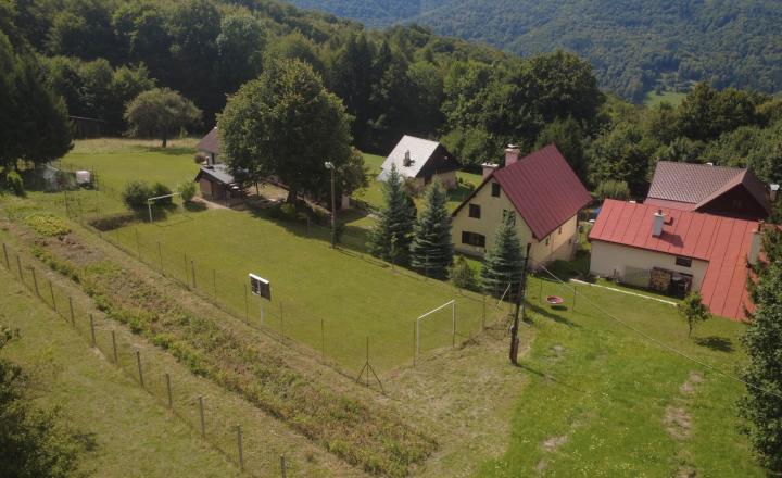 BEDES | Veľká usadlosť na samote pri lese, Valaská Belá – laz Púčkovci (7 500 m²) - fotografia 38