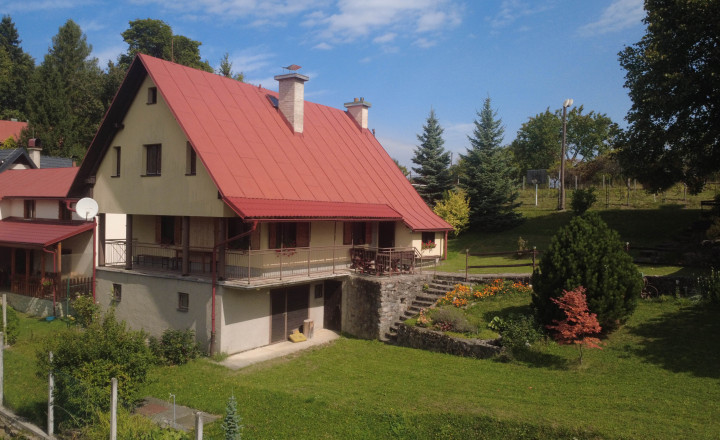 BEDES | Veľká usadlosť na samote pri lese, Valaská Belá – laz Púčkovci (7 500 m²)