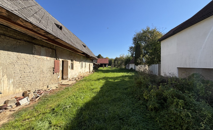 BEDES | Atraktívny pozemok vhodný na výstavbu v obci Poluvsie, 2698m2 - fotografia 3
