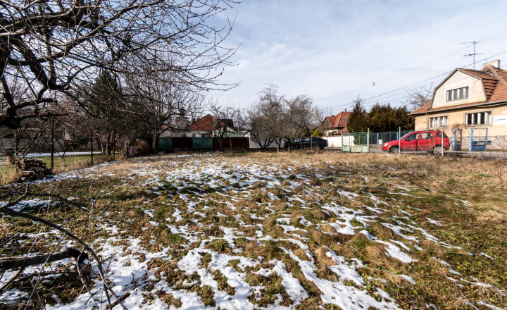 BEDES | Zníž. cena - predaj pozemku, Tenisová ul., Prievidza - fotografia 3