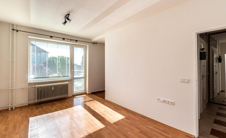 BEDES | Čiastočne zrekonštruovaný 1 izbový byt s balkónom - fotografia 3