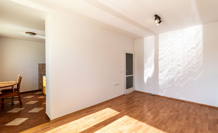 BEDES | Čiastočne zrekonštruovaný 1 izbový byt s balkónom - fotografia 6