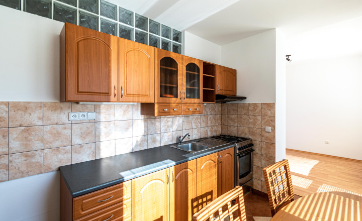 BEDES | Čiastočne zrekonštruovaný 1 izbový byt s balkónom - fotografia 8