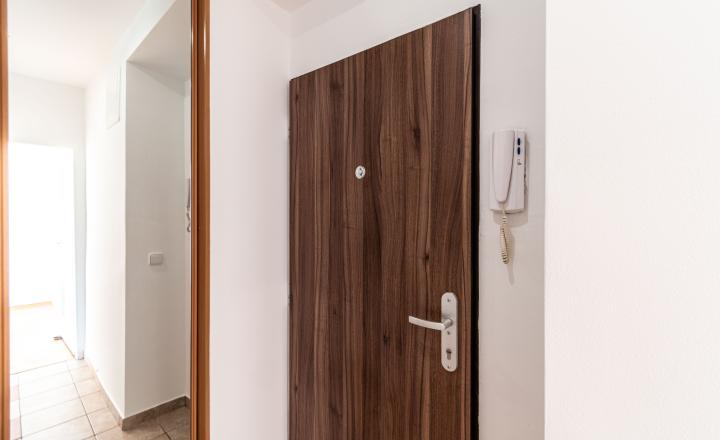 BEDES | Čiastočne zrekonštruovaný 1 izbový byt s balkónom - fotografia 12