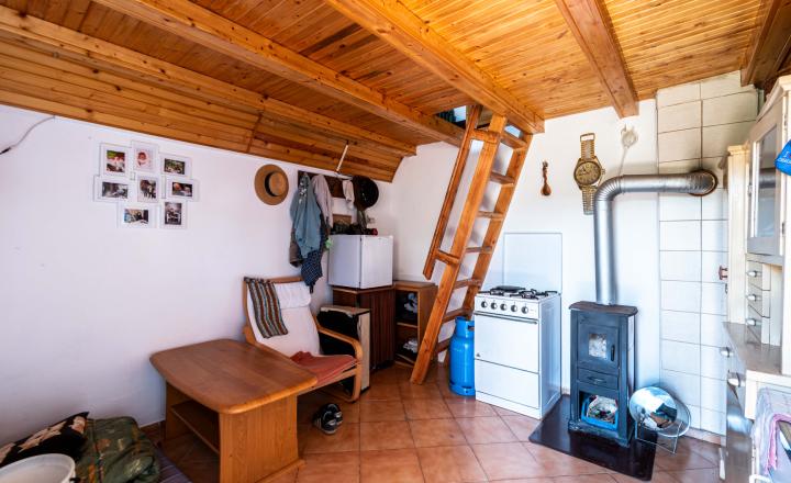 BEDES | Záhradná chatka s pivnicou, skleníkom a krbom, Sad 600 ročnice - fotografia 4