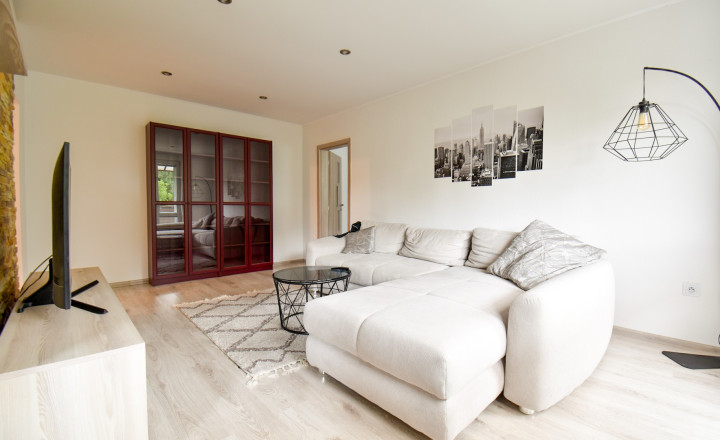 Prenájom – 2 izbový byt, 58m2, balkón, plne zariadený - fotografia 4