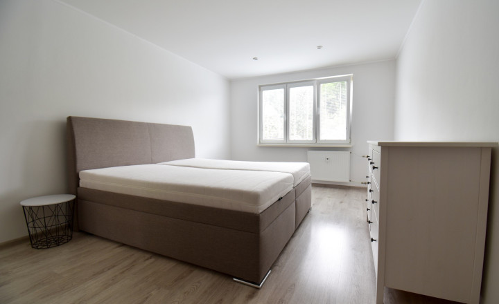 Prenájom – 2 izbový byt, 58m2, balkón, plne zariadený - fotografia 10
