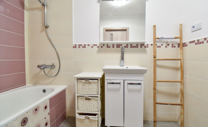 Prenájom – 2 izbový byt, 58m2, balkón, plne zariadený - fotografia 18
