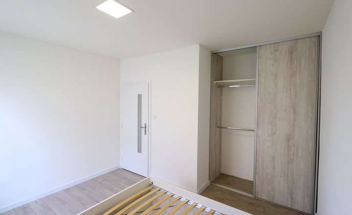 Prenájom – zariadený 3+kk byt 83m2, vyhradený parking, centrum PD - fotografia 6