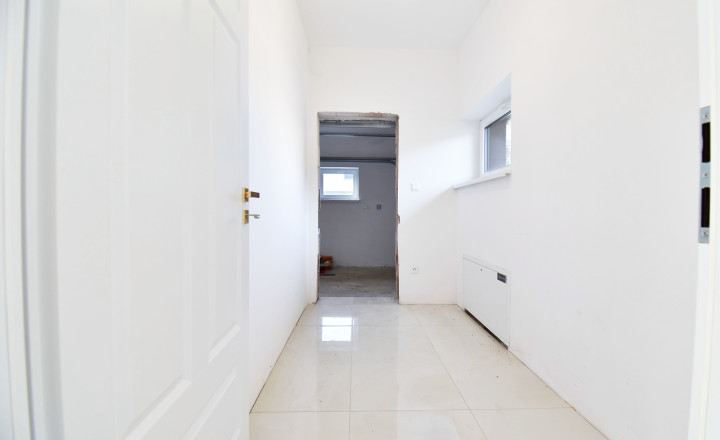 Beladice: novostavba domu 182 m², 3 terasy, garáž, 1 h od BA - fotografia 8
