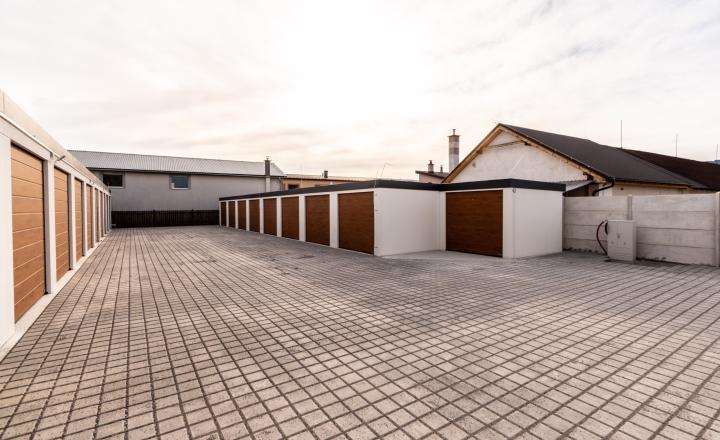 BEDES | Garáž/Sklad 10 m² v zabezpečenom areáli, Riečna ulica - fotografia 6
